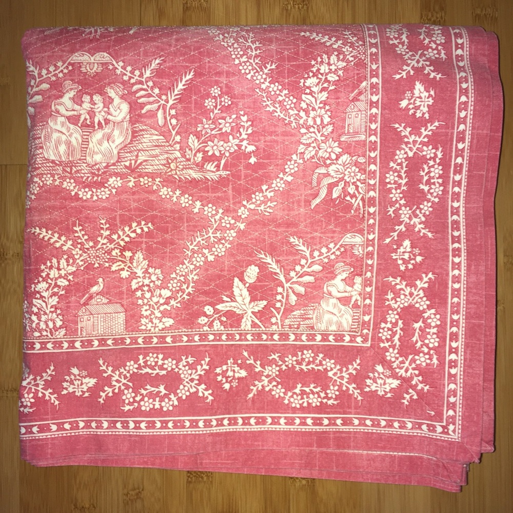 Patrick Frey Paris Quilted Tablecloth - Picture 3 of 10
